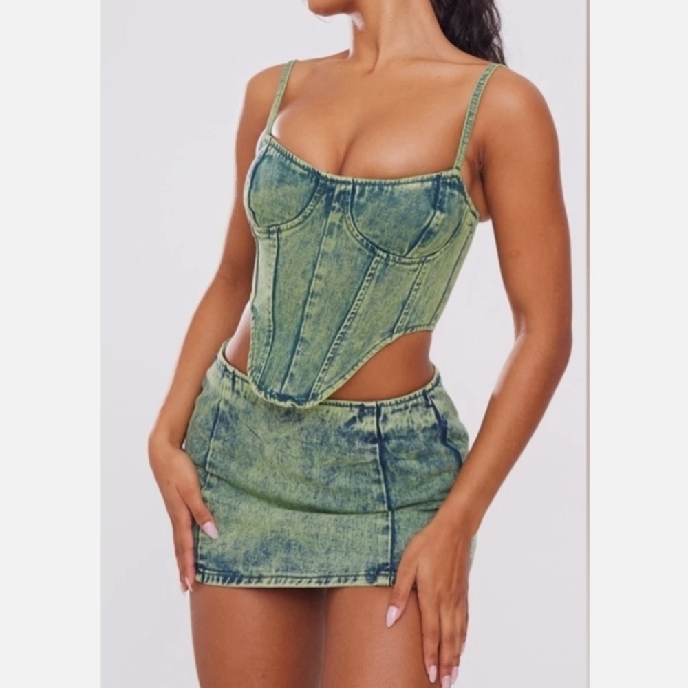 NWT PrettyLittleThing Green Tint Vintage Wash Low Rise Denim Mini Skirt - Picture 4 of 10